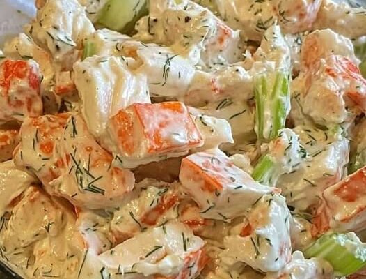 SAŁATKA KRABOWA Z OWOCAMI MORZA