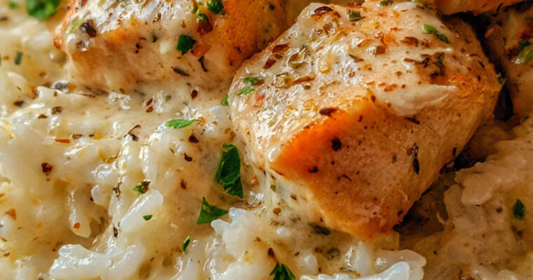 Kurczak w sosie śmietanowo-czosnkowym z ryżem