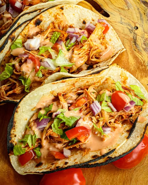 Łatwe tacos z kurczakiem i pomidorami